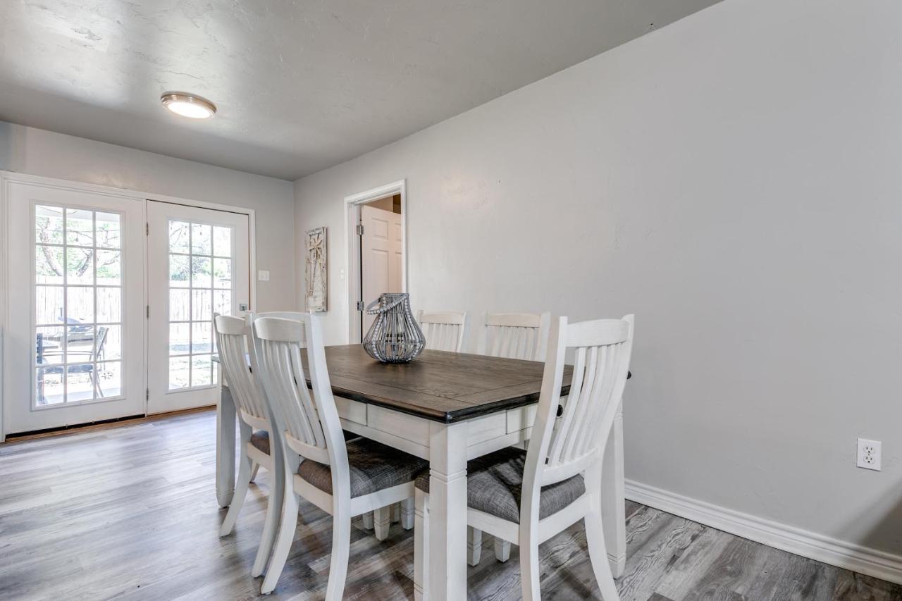 Cozy 4 Bedroom Home Blocks To Main Street And Wineries Fredericksburg Exterior photo